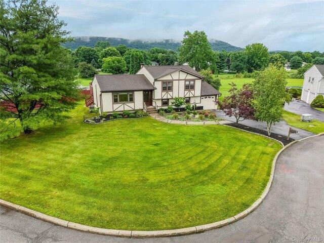 House for sale in Washingtonville, New York