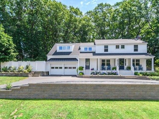 House for sale in Daymon Farms, Wayland