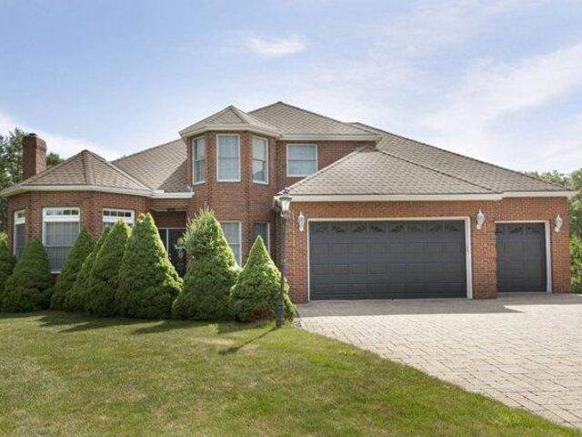 House for sale in Lakeview Heights, Webster