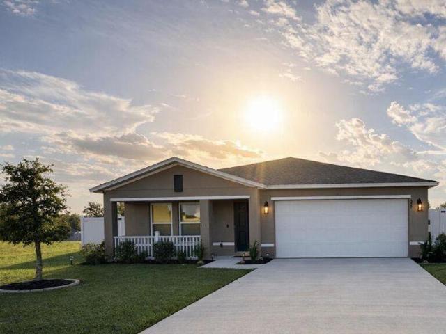 House for sale in Satsuma, Florida
