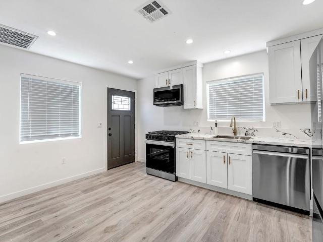 Apartment for rent in Lancaster, California