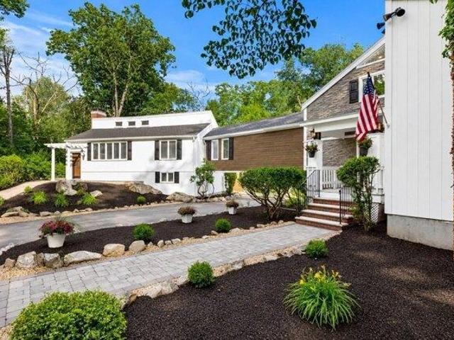 House for sale in West Newbury, Essex County
