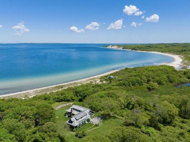 House for sale in Lamberts Cove, West Tisbury