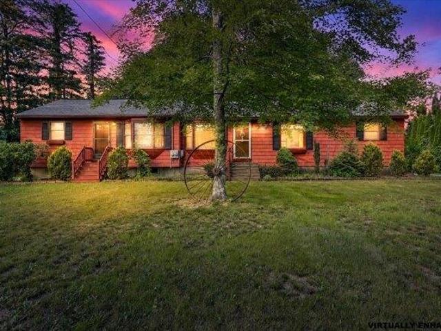 House for sale in East Littleton, Westford