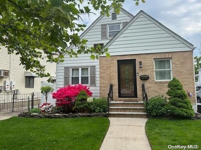 House for sale in Queens, Arverne