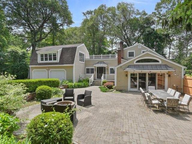 House for sale in Wilton