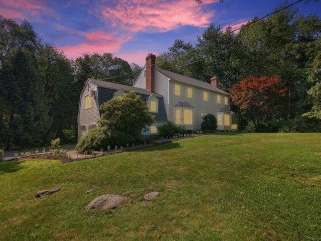 House for sale in Wilton