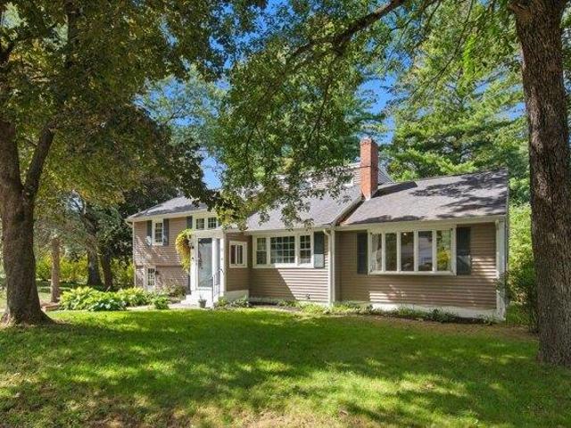 House for sale in Woburn, Middlesex County