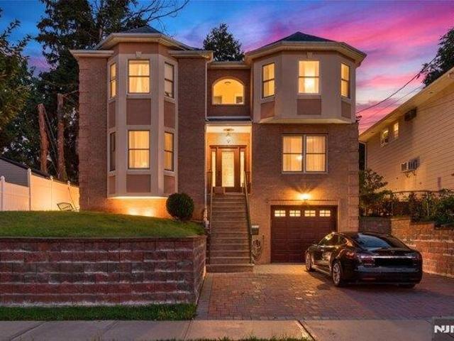 House for sale in Wood Ridge, New Jersey