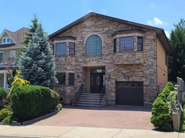 House for sale in Wood Ridge, New Jersey
