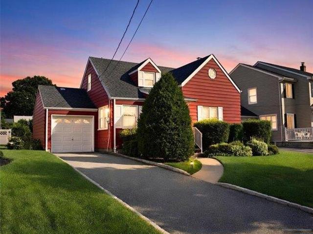 House for sale in Wood Ridge, New Jersey