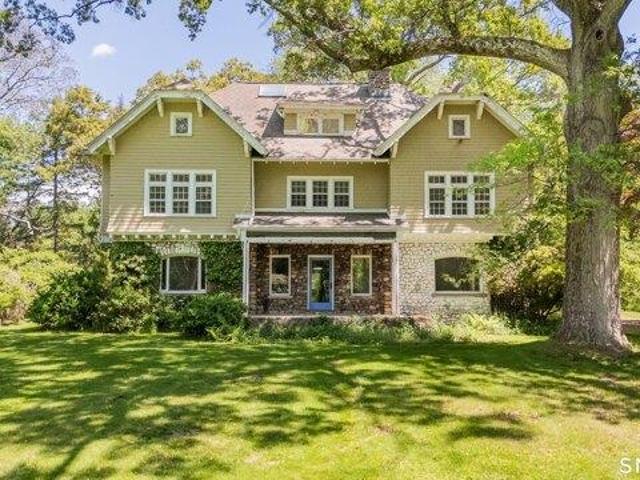 House for sale in Woodbridge, Connecticut