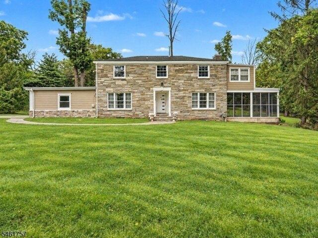 House for sale in Shore View, Woodbridge Township