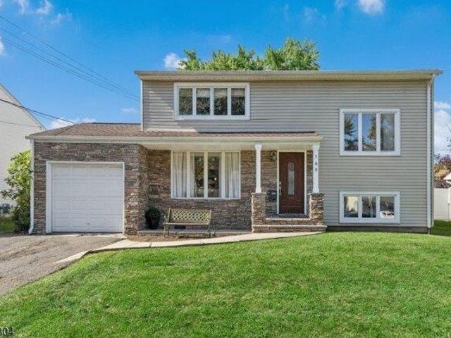 House for sale in Colonia, Woodbridge Township