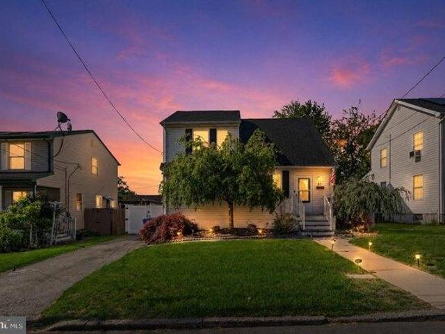 House for sale in Avenel, New Jersey