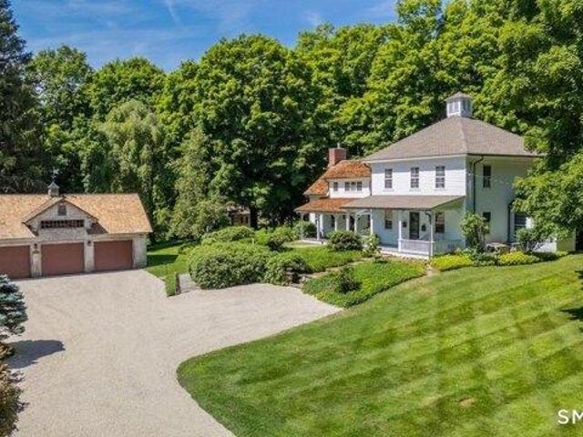 House for sale in Woodbury, Connecticut