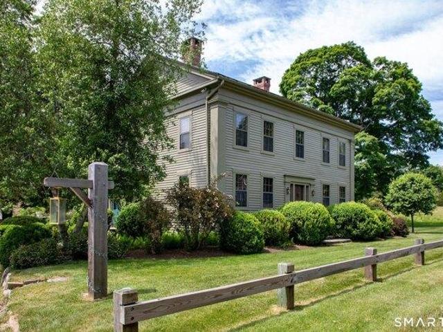 House for sale in Woodbury, Connecticut