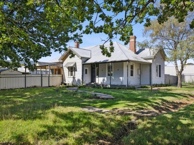 House for rent in Woodend, Victoria