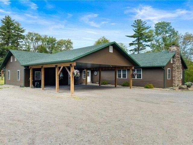 House for sale in Oneida, New York