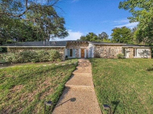 House for sale in Woodway, Texas