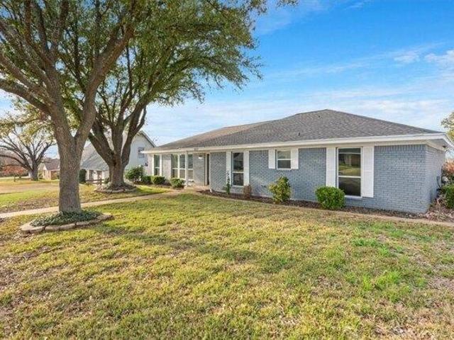 House for sale in Woodway, Texas