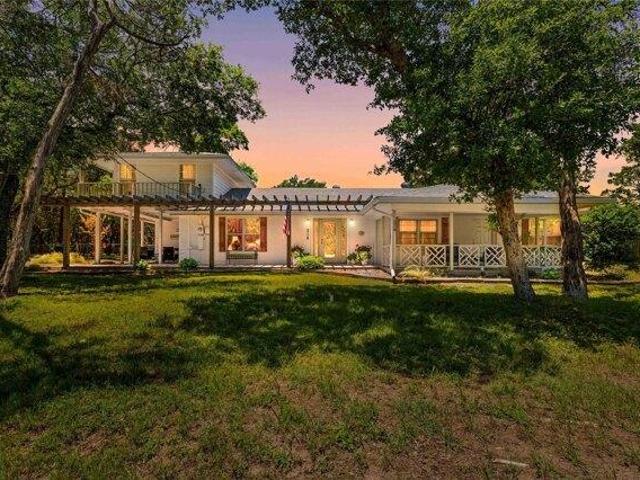 House for sale in Woodway, Texas