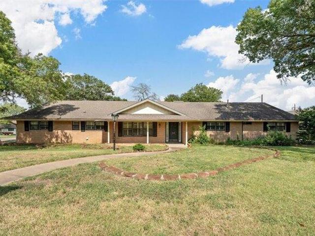 House for sale in Woodway, Texas