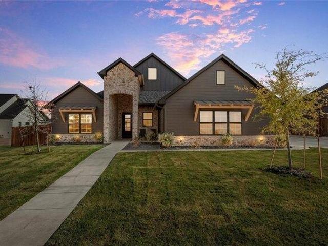 House for sale in Woodway, Texas