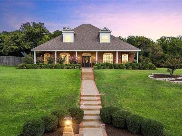 House for sale in Woodway, Texas