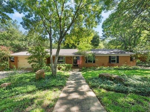 House for sale in Woodway, Texas