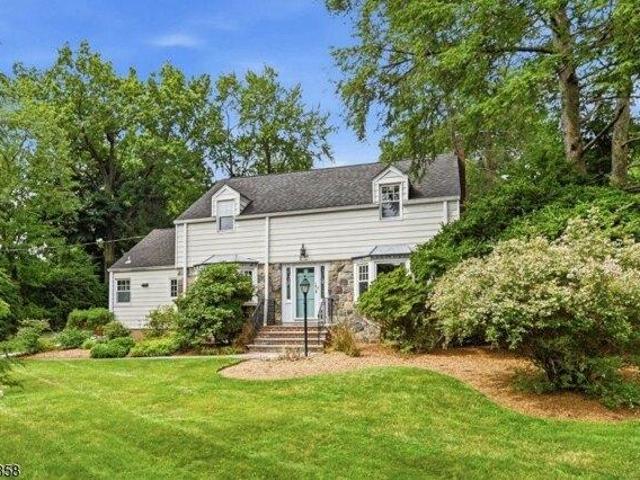 House for sale in Wyckoff, New Jersey