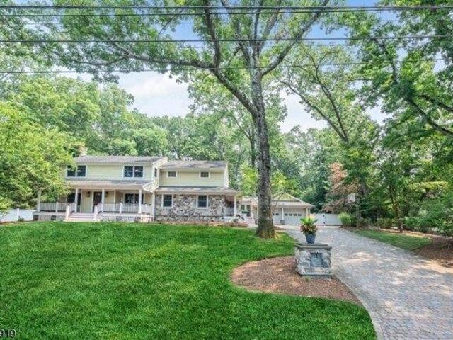 House for sale in Wyckoff, New Jersey