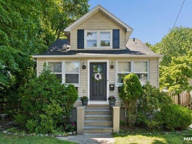 House for sale in Wyckoff, New Jersey