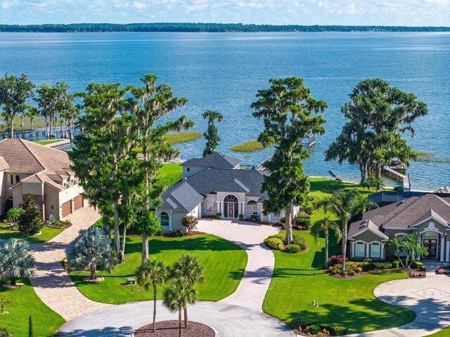 House for sale in Yalaha, Florida