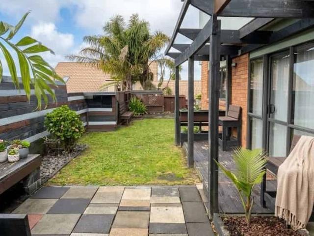 Room for rent in Massey, Henderson-Massey