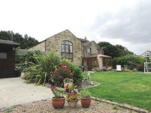 House for sale in Huddersfield, West Yorkshire
