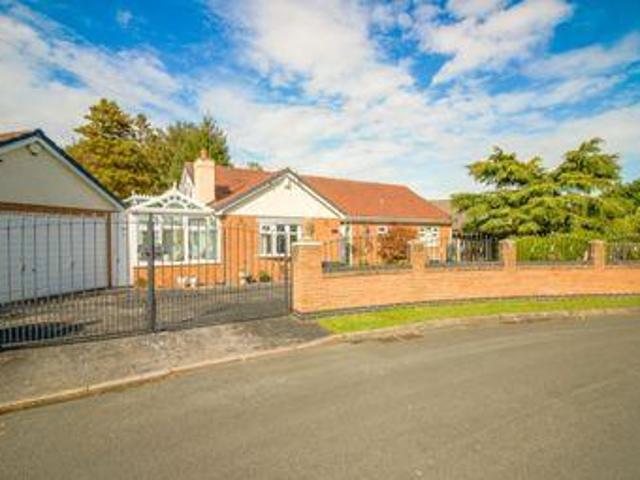 House for sale in Rossmore, Cheshire