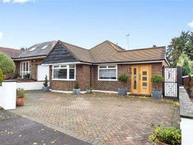 House for sale in Little Stanmore, Greater London