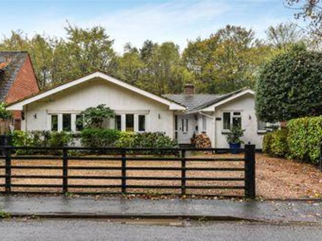 House for sale in Heol-las, Surrey