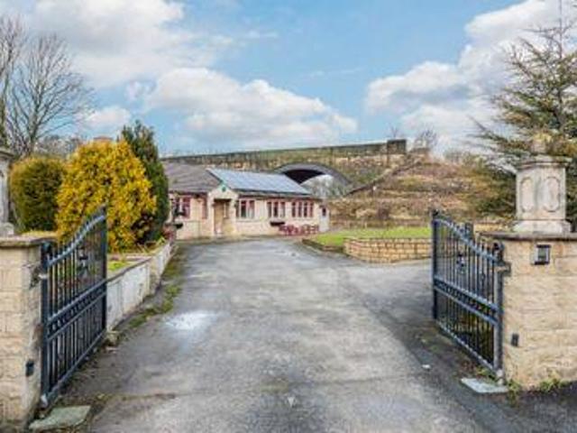 House for sale in Dewsbury, West Yorkshire