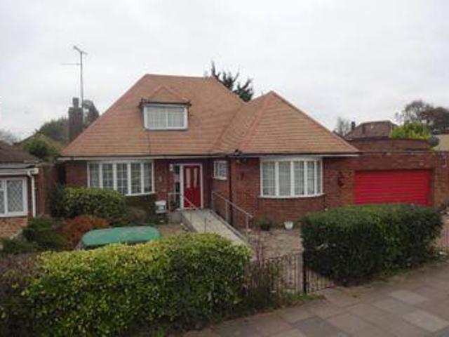 House for sale in Luton