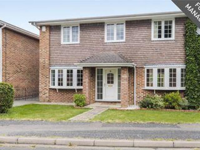 House for rent in Heol-las, Surrey