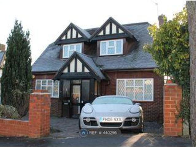 House for rent in Surrey