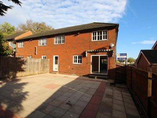 House for rent in Row Town, Surrey