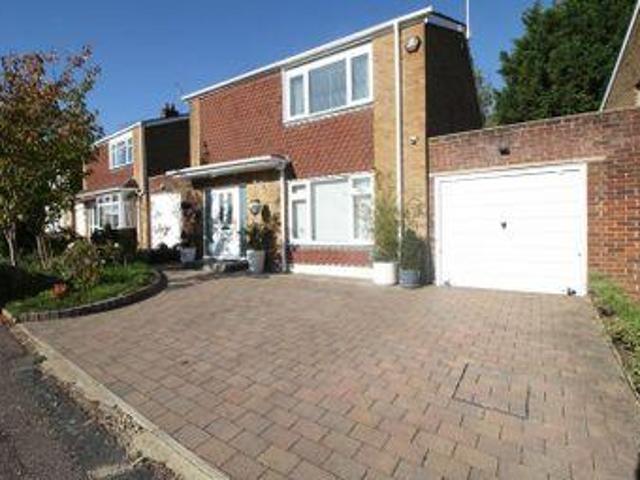House for rent in Pouchen End, Hertfordshire