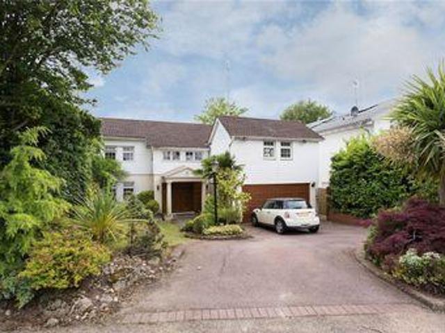 House for sale in Little Stanmore, Greater London