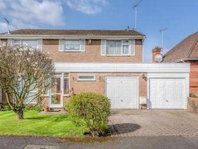 House for sale in Little Stanmore, Greater London