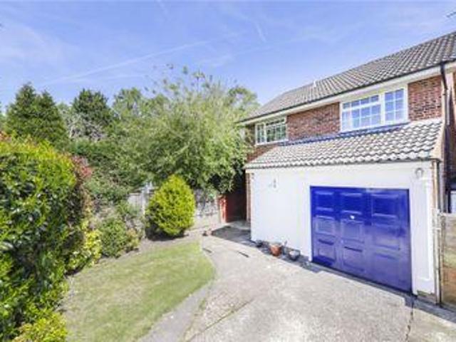 House for sale in Heol-las, Surrey