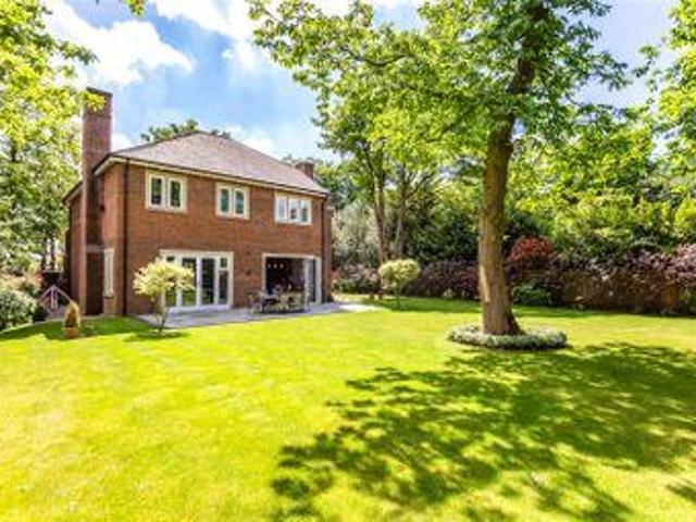 House for sale in Little Stanmore, Greater London