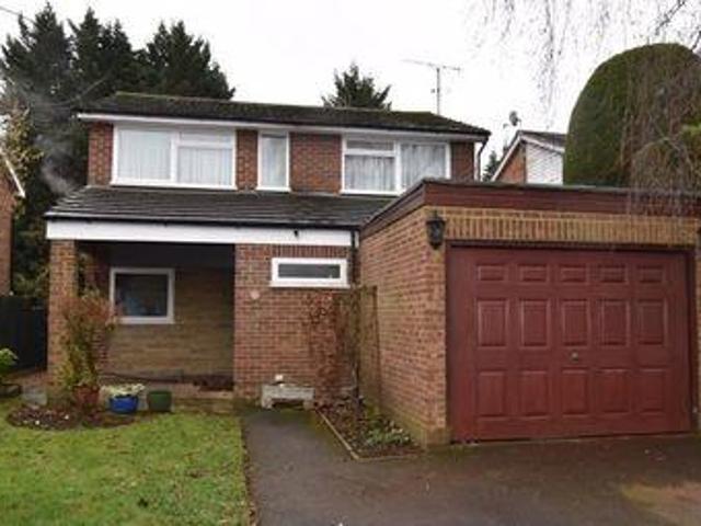 House for sale in Ascot